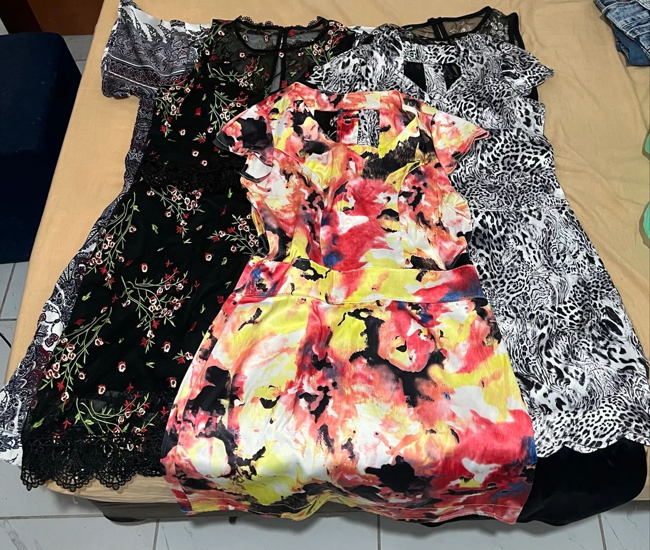 LOTE DE ROUPAS FEMININAS | 25 PEÇAS - Foto 4
