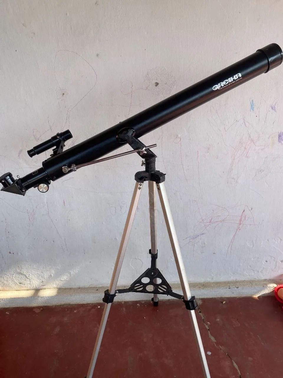 Telescópio Grécia, prático e bem conservado 