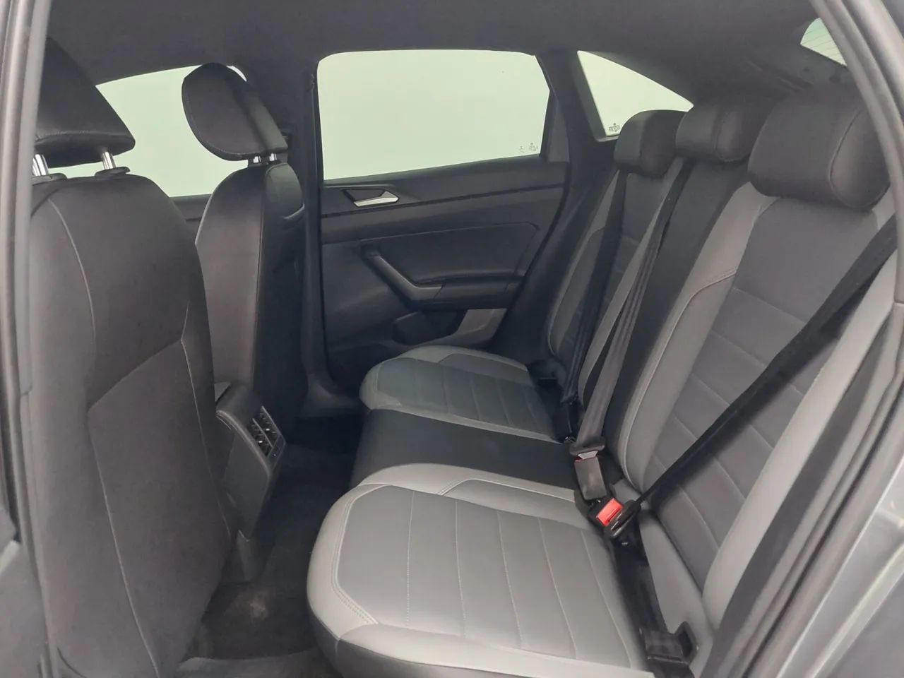 Volkswagen Nivus Highline 1.0 200 TSI Flex Aut., foto 17 de 18
