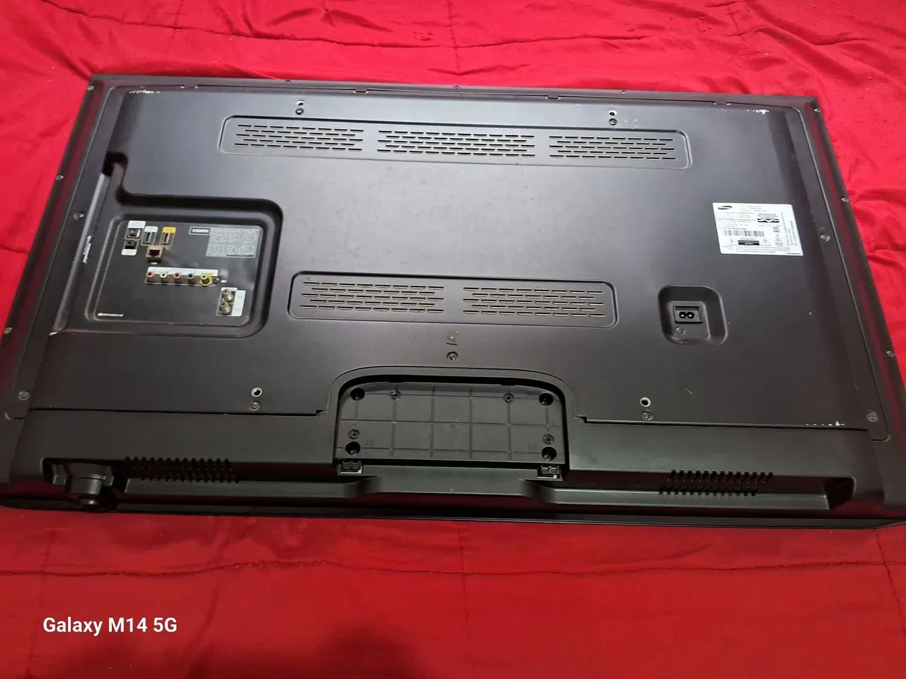 Vendo TV Samsung com defeito, placa queima da - Foto 2