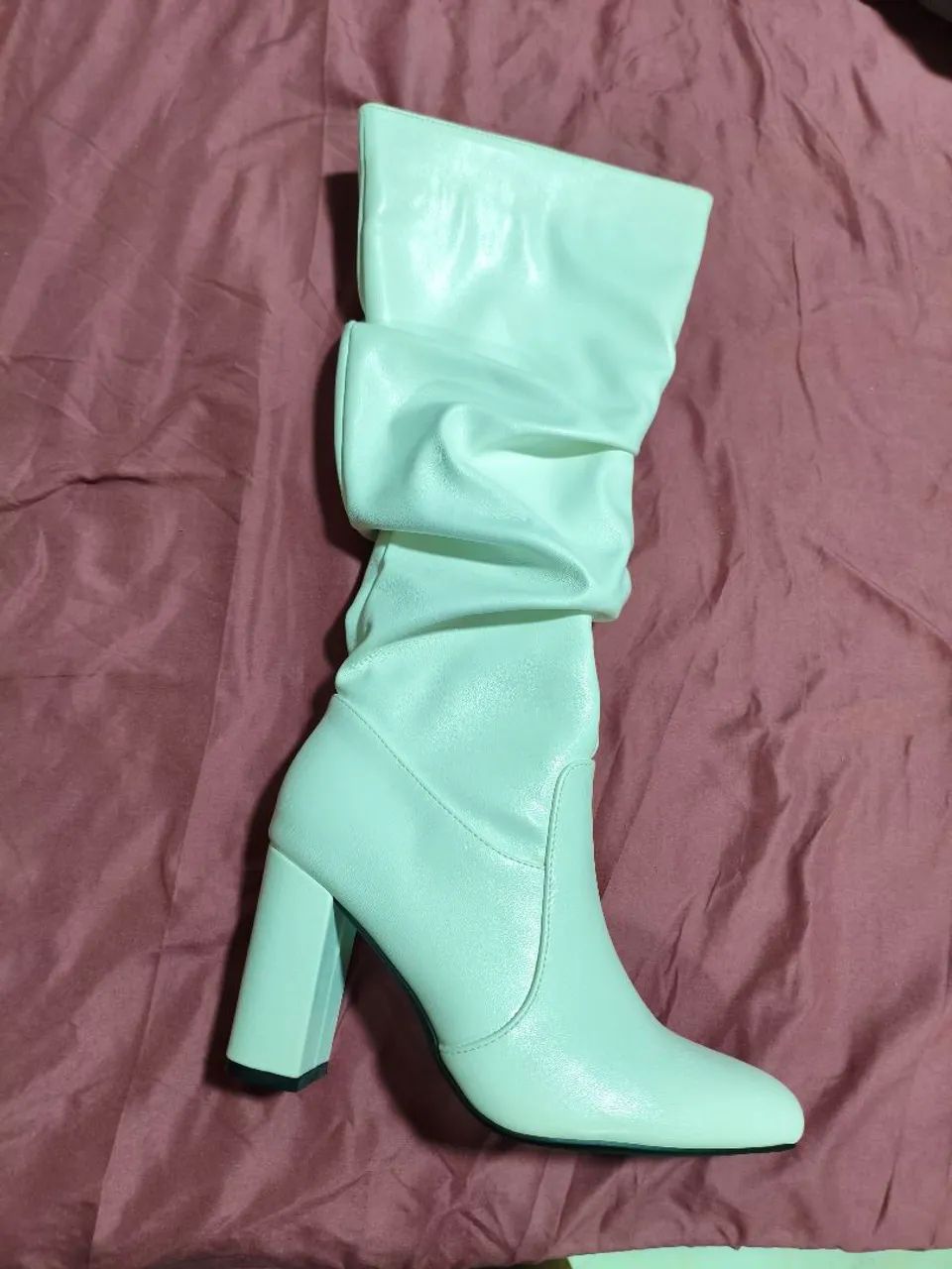 Botas novas maravilhosas - Foto 2