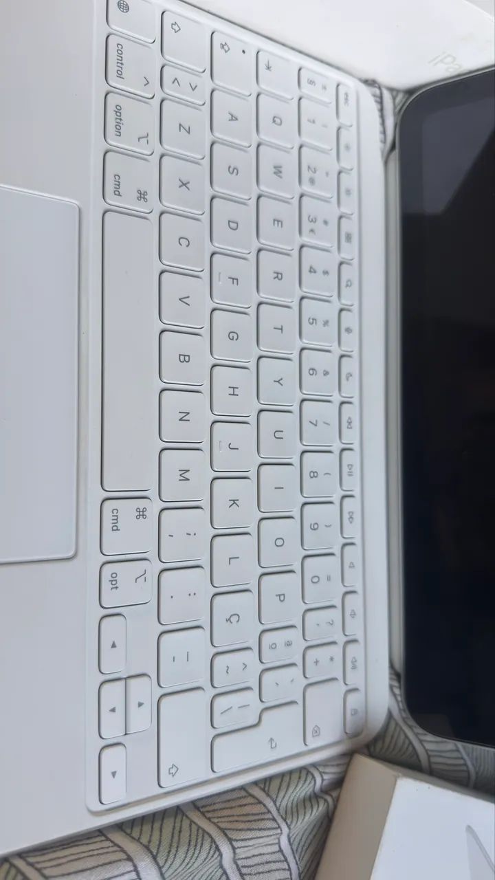 iPad 10ª geração 64gb + Magic Keyboard Folio - Tablets e E-Readers