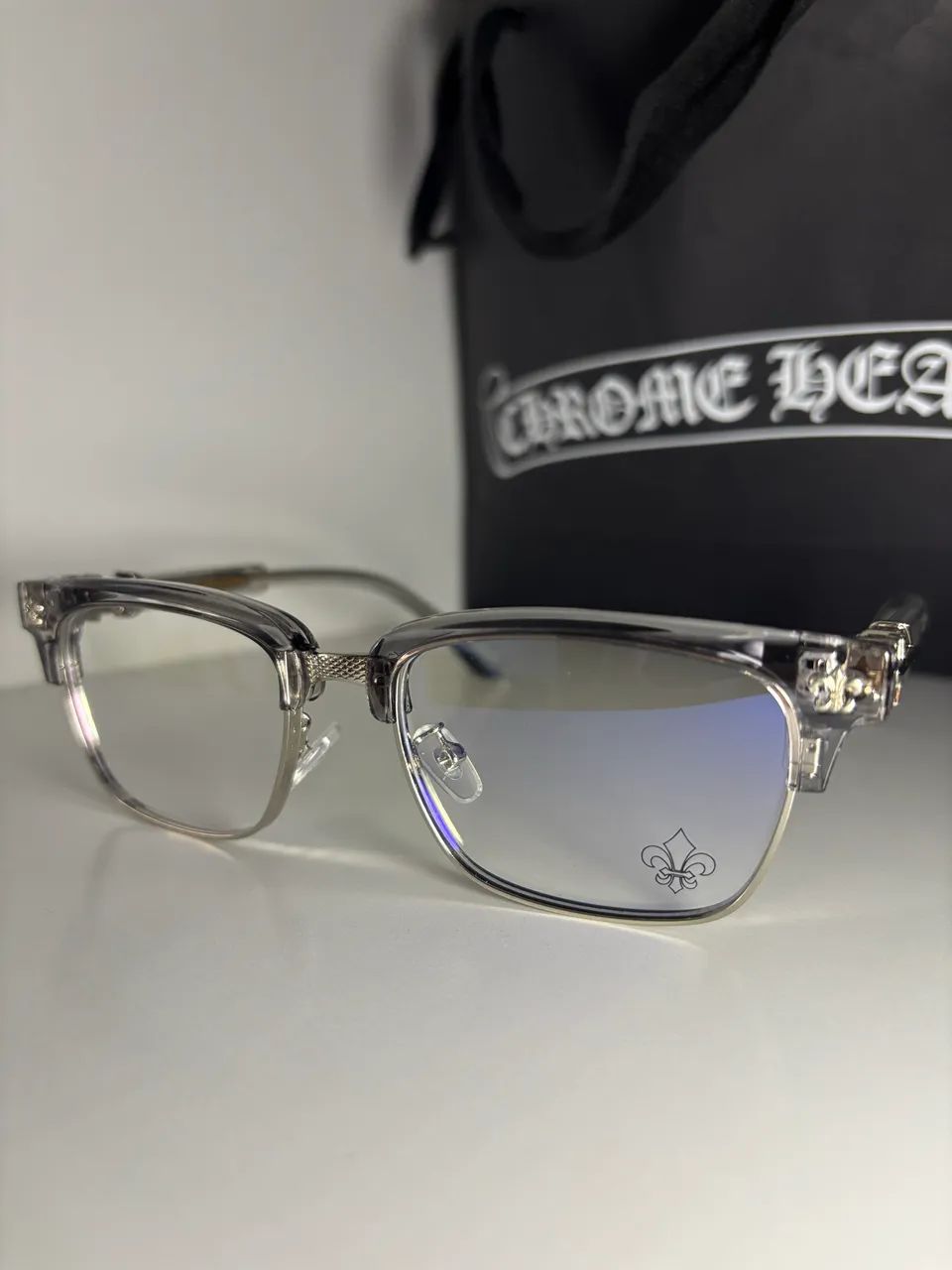 Óculos chrome hearts cinza
