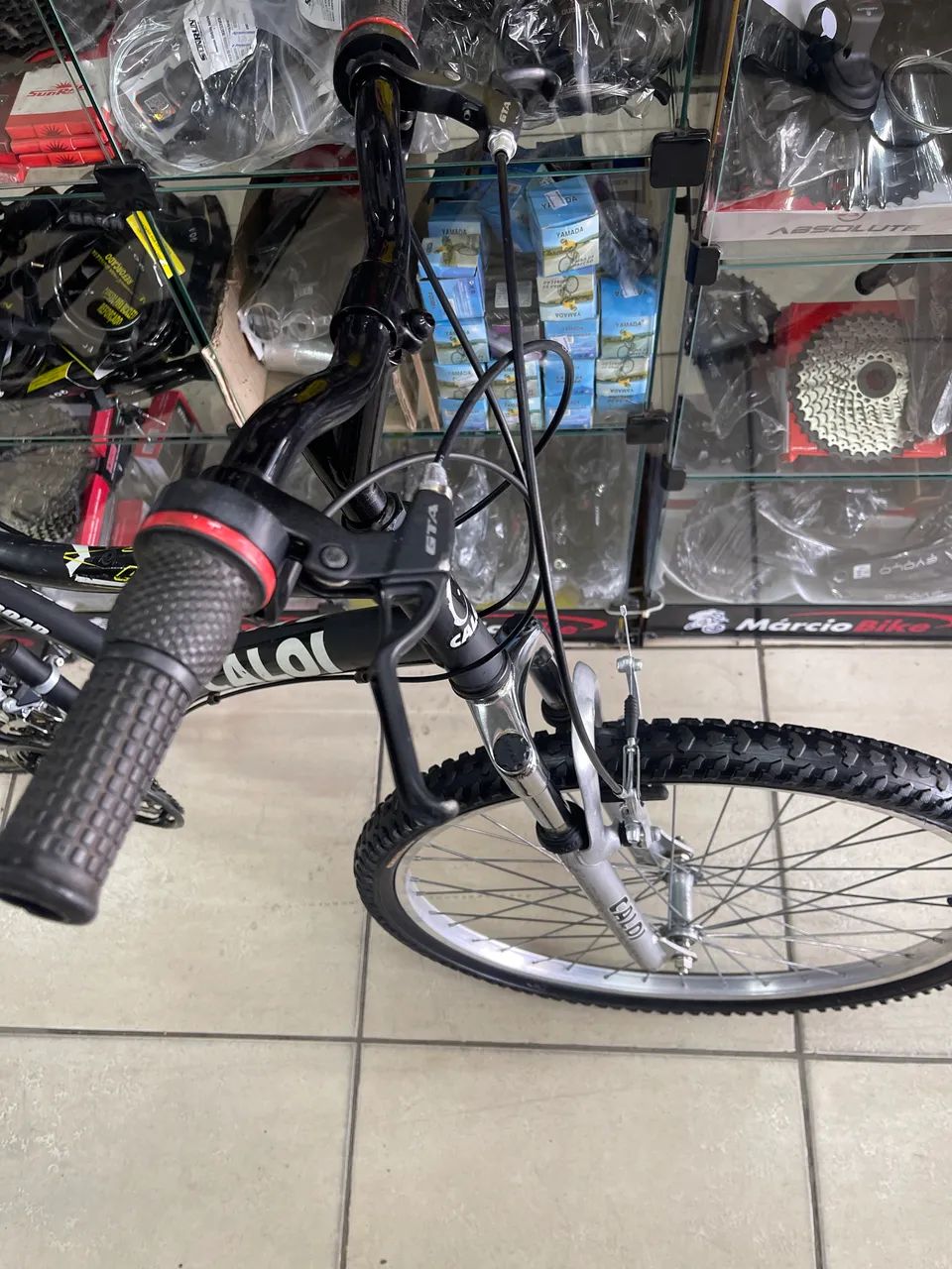 ?Bike aro 26 comum  semi-nova ?! - Foto 2