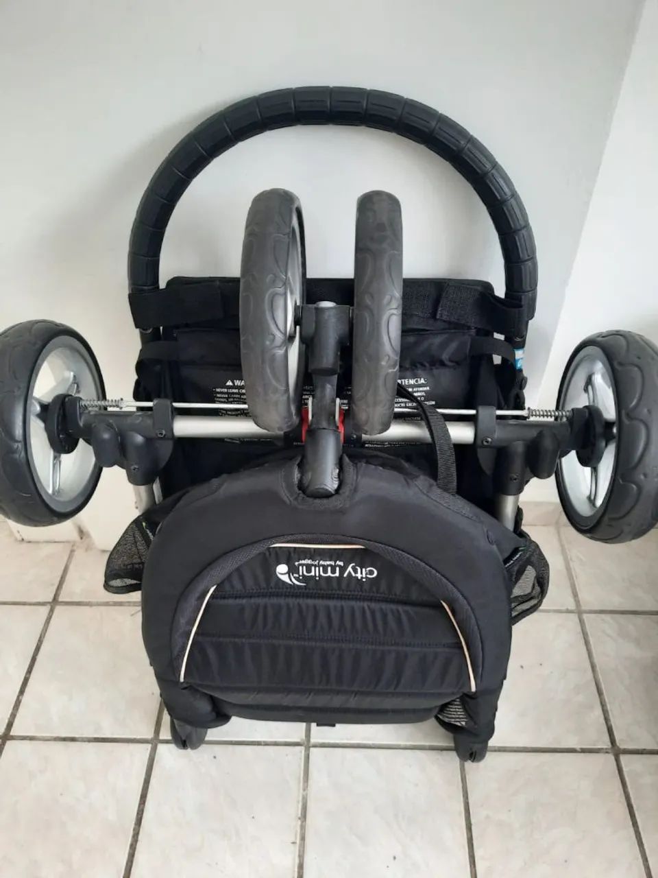Vendo carrinho de bebê Baby Jogger City