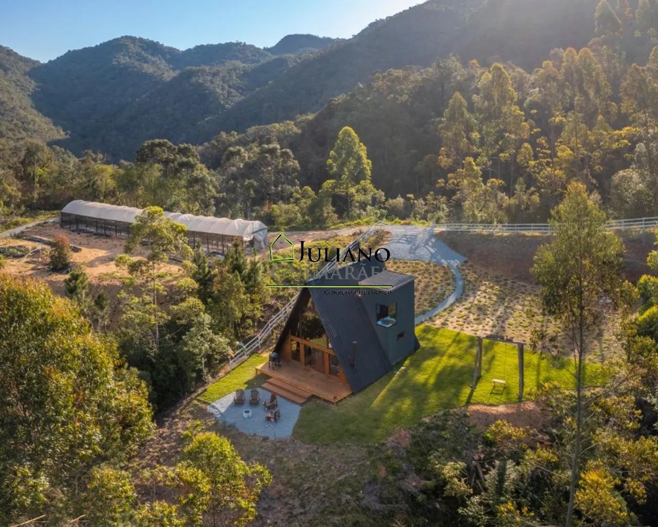 CHALÉ com VISTA, Á VENDA, área de 4 HECTARES em ANITÁPOLIS/SC