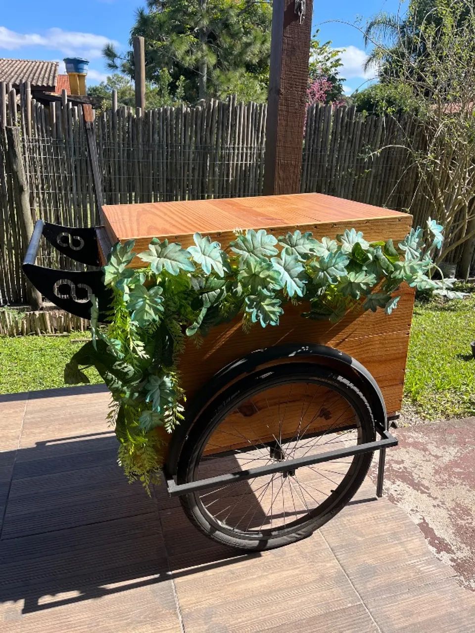 Expositor Dobrável em Madeira - Ideal para Eventos, Feiras e Decoração - Foto 3