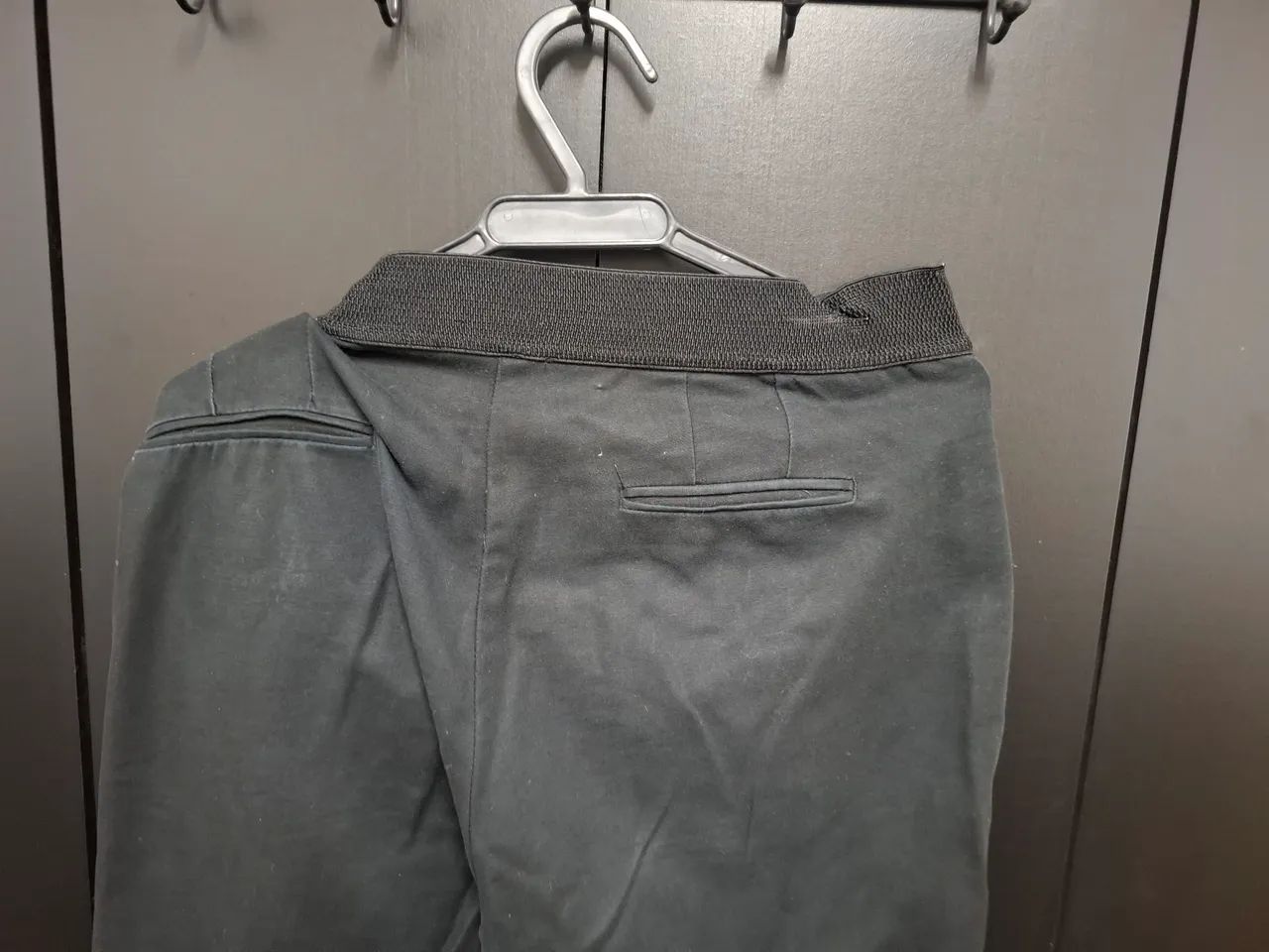 Calça preta com elástico tam GG  - Foto 3