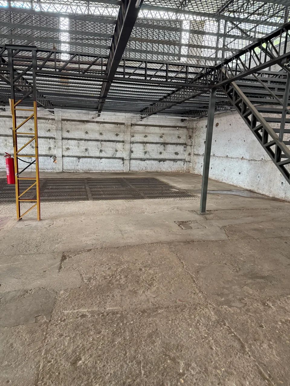 Alugo Galpão 1500m2 com escritórios  - Foto 12