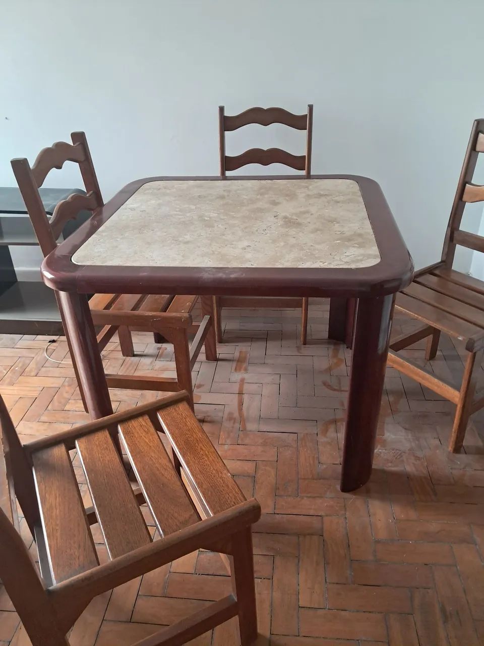Mesa e 4 cadeiras - Foto 3