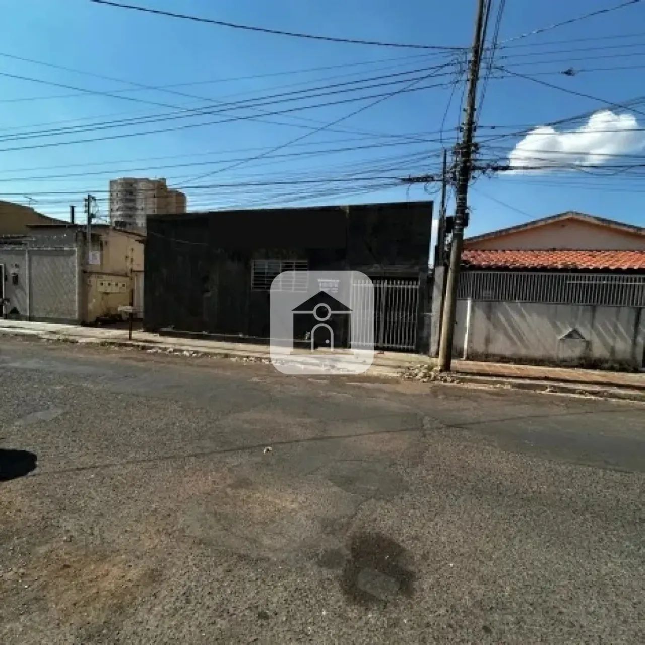 Cômodo comercial e Casas para venda no bairro Brasil