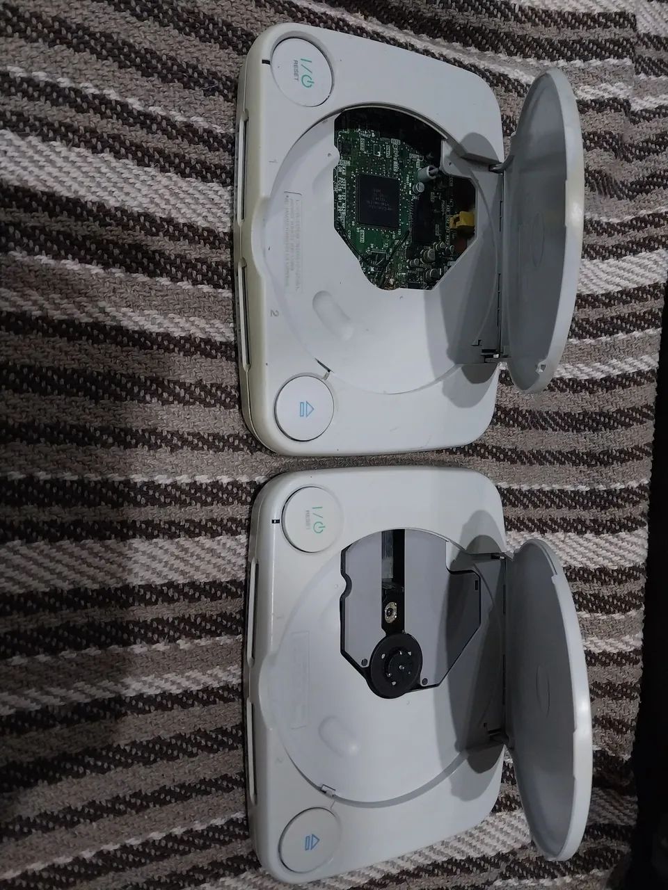 2 carcaças PS1