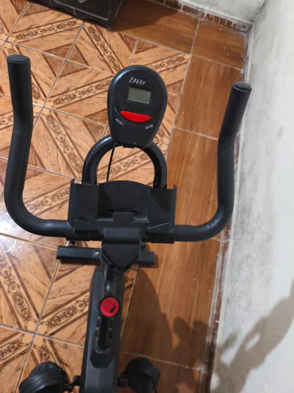 BICICLETA ERGOMÉTRICA MUITO NOVA - Foto 3