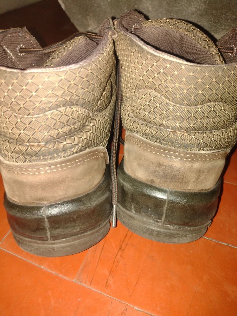 Vendo ou troco Bota de segurança marrom  - Foto 4