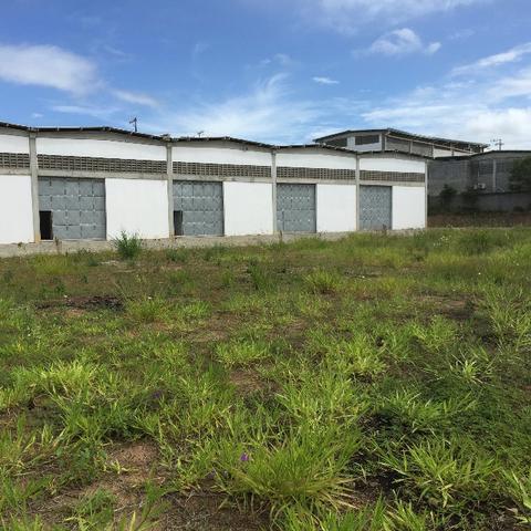 Aluguel Terreno comercial - Lauro de Freitas - 1.400 m2 dentro de um Condominio de Galpoes