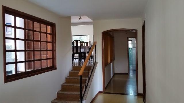 Linda residência com 5 quartos no Vale dos Pinheirros em NF/RJ - Foto 2