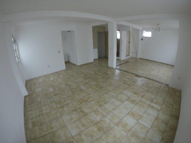 Alugo Casa Comercial em Jardim Camburi - 6 salas, 173m², 15 vagas garagem - R$4.000,00 - Foto 14