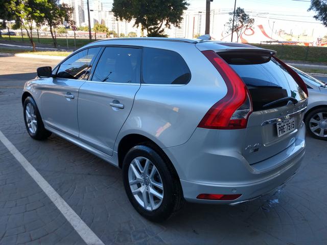 Volvo XC60 17/17 Momentum muito nova - Foto 4