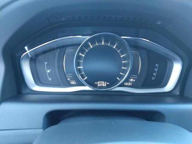 Volvo XC60 17/17 Momentum muito nova - Foto 3
