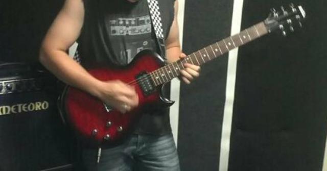 Guitarra ibanez + pedal hot head