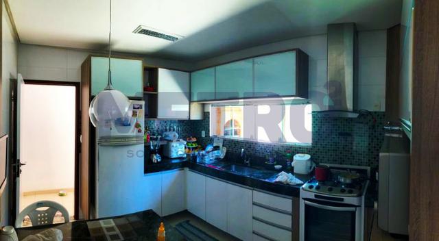 Casa com: - 3 quartos, duas suítes com closet; - Foto 3