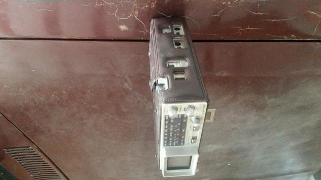 Mini tv preto/branco e rádio - Foto 4