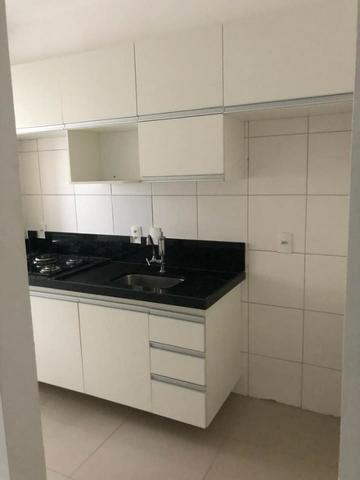 Apartamento com móveis projetados - Cond. Clube Costa Araçagi - Foto 3
