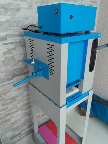 Máquina fazer Chinelos