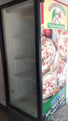Vendo freezer expositor grande, com defeito, divido na cartão e a vista tem disconto - Foto 3
