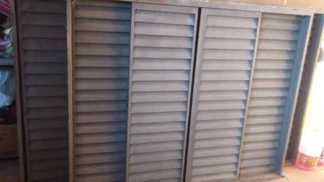 Vendo Janelas Venezianas com vidros