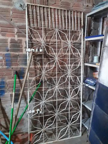 Vendo portão porta de ferro