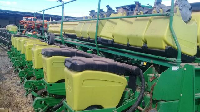 Plantadeira John Deere 2117