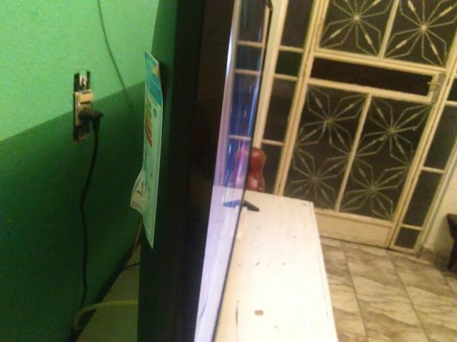 Tv smart com wi fi compreta pouco usada na caixa 43 polegadas - Foto 2