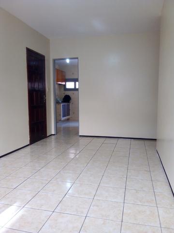 Aluga-se Lindo Apartamento no Bairro Damas no 1° Andar - Foto 9