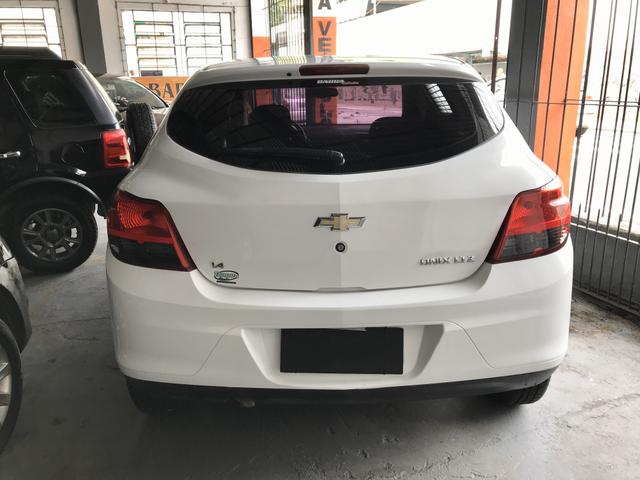 ONIX LTZ 2013 1.4 completo com MyLink - Foto 6