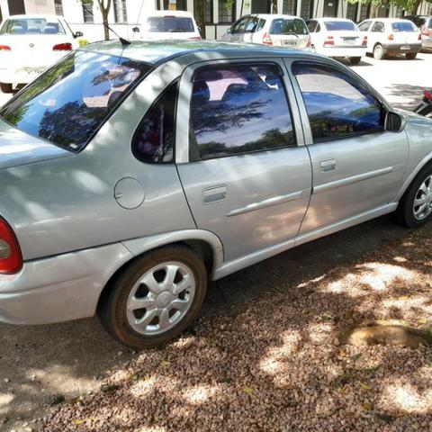 Corsa Sedan 1.6 ano 2000/2001