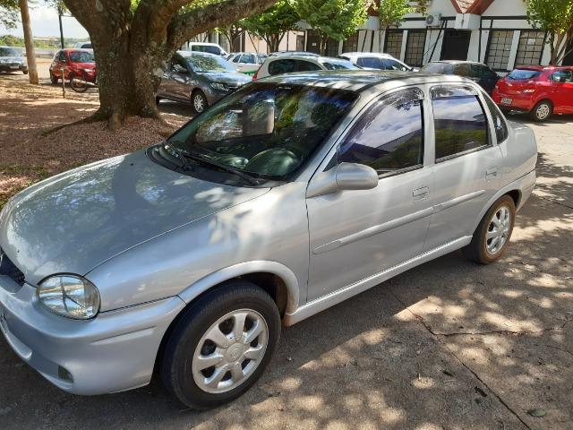 Corsa Sedan 1.6 ano 2000/2001 - Foto 2