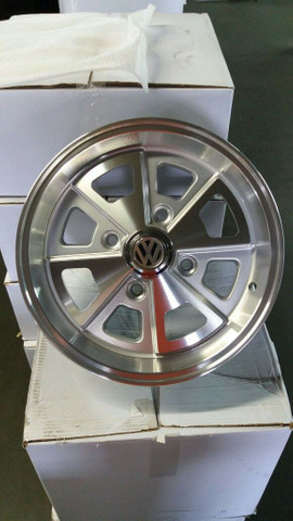 Roda aro 15 Krmai R84 Prata com diamantado fusca 4X130 