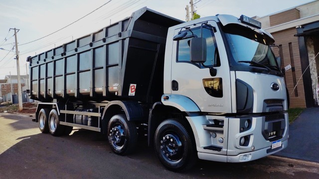 CAMINHÃO FORD 2429 MUITO NOVO  ENTRADA+PARCELAS 