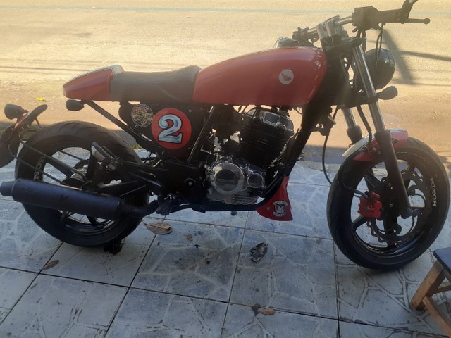 HONDA TWISTER CAFÉ RACER