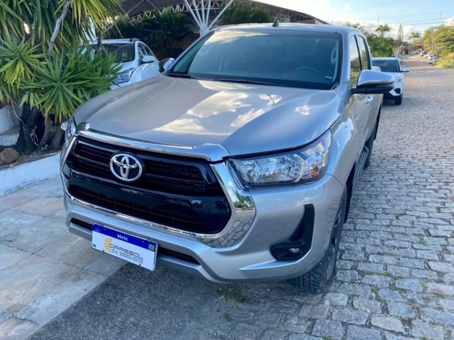 TOYOTA HILUX 2.8 D-4D TURBO DIESEL CD SRV 4X4 AUTOMÁTICO