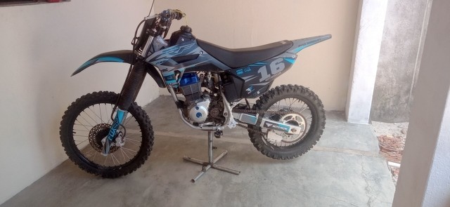 MOTO DE TRILHA