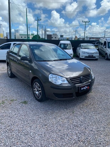 POLO SEDAN 1.6