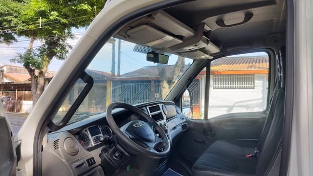 Iveco Daily 35 S14 Ano 2014 - Foto 8