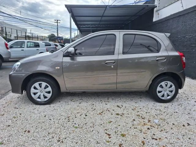 Toyota Etios 2017 1.3 Completo - Performance e Conforto em um Só Carro! - Foto 7