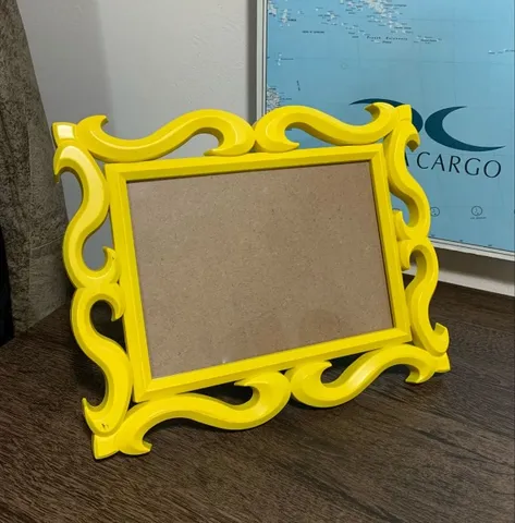 porta retrato amarelo
