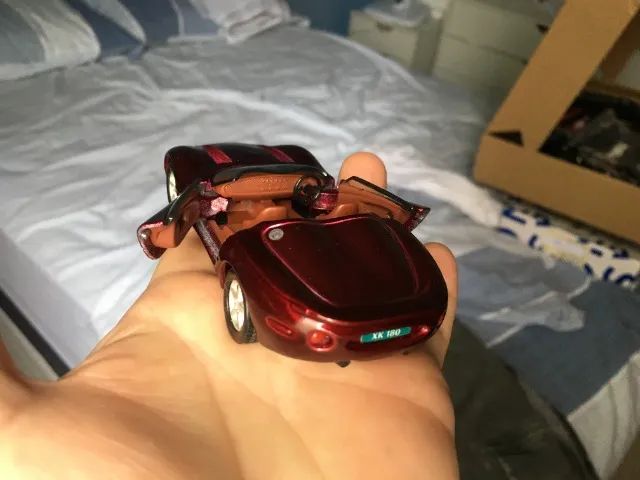 carro esportivo Jaguar Xk180 esc 1/37 metal abre portas pneu borracha show - Foto 5