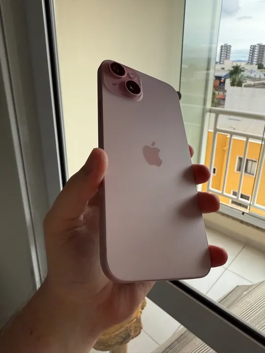 iPhone 15 Plus 128GB Rosa seminovo