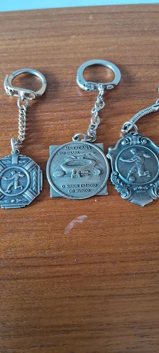 Futebol anos 50/60 Raros Chaveiros Maracanã, Jogador e Escudo