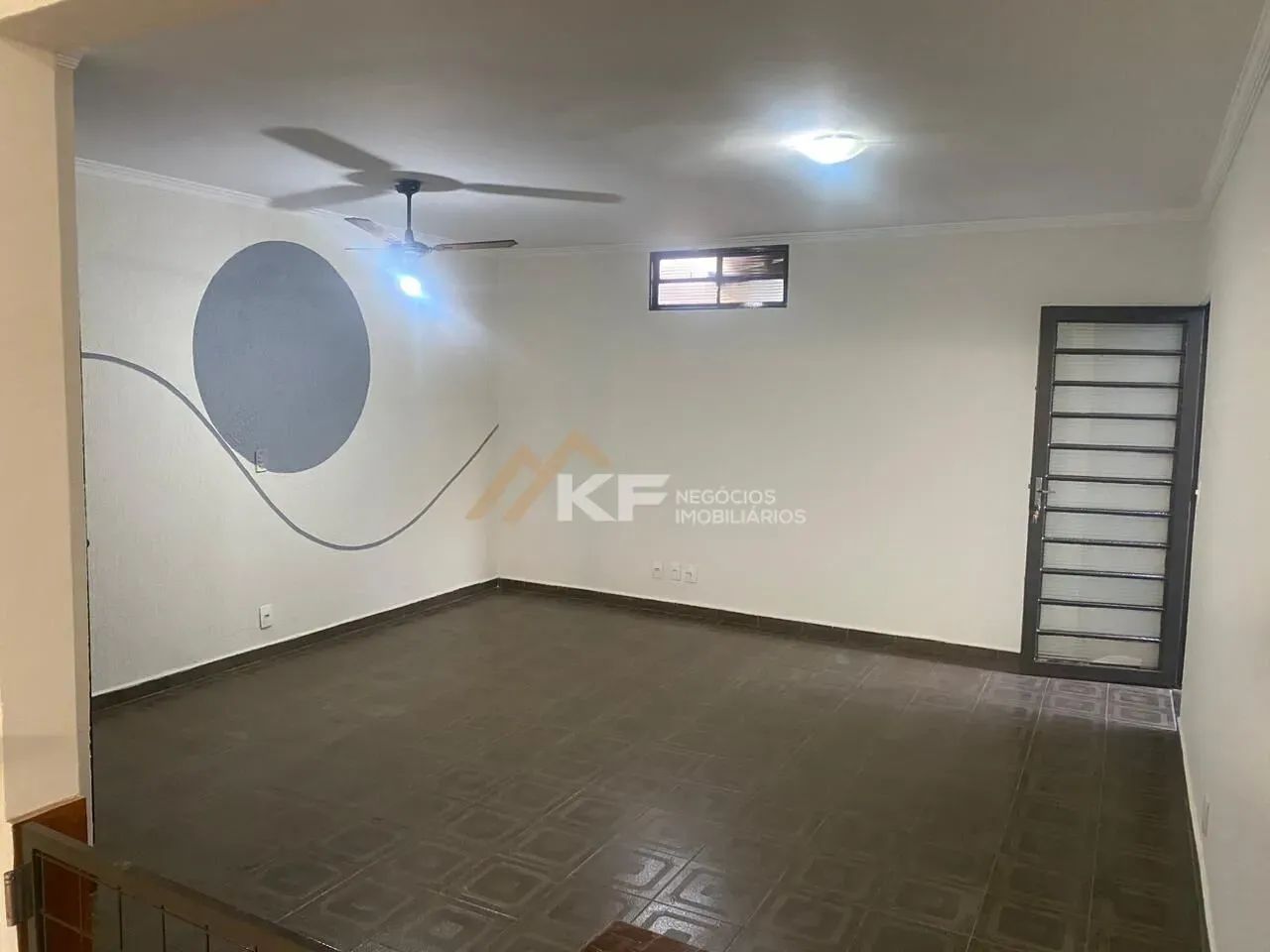 Casa á Venda - Reformada - 3 Dormitórios com Suíte - Quintino Facci I - Ribeirão Preto / S